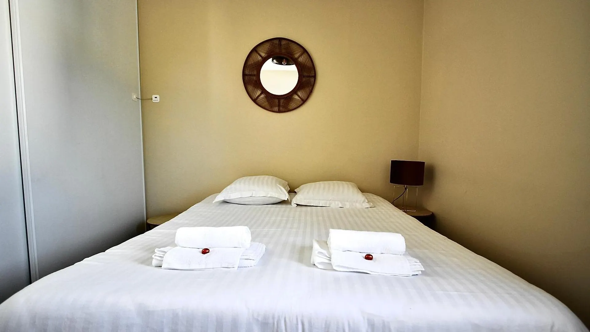 公寓 Appartement Chaleureux Parking Prive 科尔巴斯
